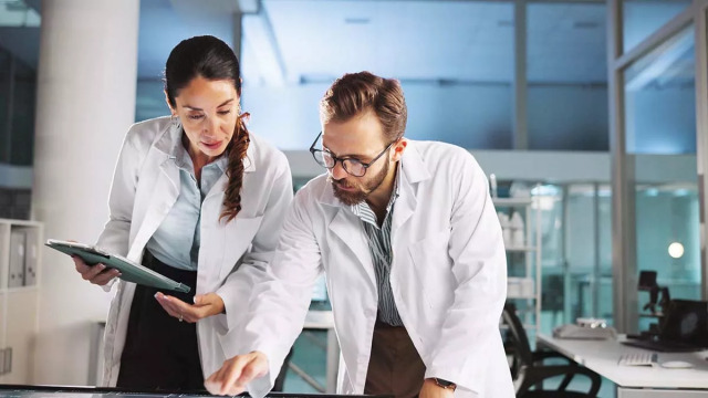 Καρκίνος προστάτη: Μικροπλαστικά στους όγκους για 9 στους 10 ασθενείς – Τι σημαίνει αυτό
