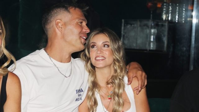 Το βίντεο της Αθηνάς Οικονομάκου με τα φιλιά στον Μπρούνο Τσερέλα: Είμαι 100% το κορίτσι του άντρα μου, είναι το για πάντα μου