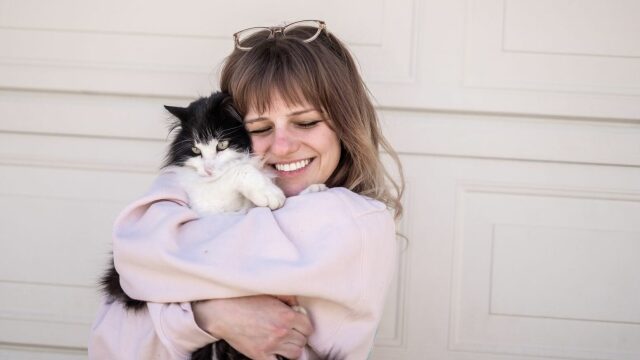 Μήπως αγαπάμε τα κατοικίδιά μας με λάθος τρόπο; Ο κίνδυνος του ανθρωπομορφισμού