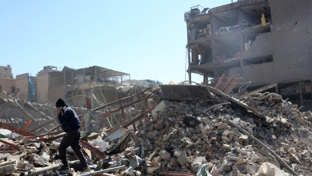 Ανάλυση Guardian με τα 4 σενάρια για την επόμενη μέρα στο Ιράν: Από μια ομαλή μετάβαση έως τον εμφύλιο και το γενικευμένο χάος