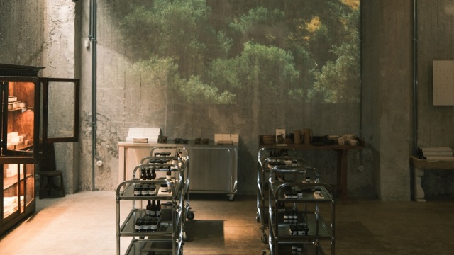 10AM apotheke: Μια «αποθήκη» γεμάτη αναμνήσεις στον Κεραμεικό