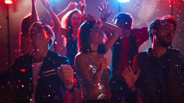 Βίαιες επιθέσεις και ναρκωτικά «κλέβουν» ζωές νέων που κάνουν clubbing
