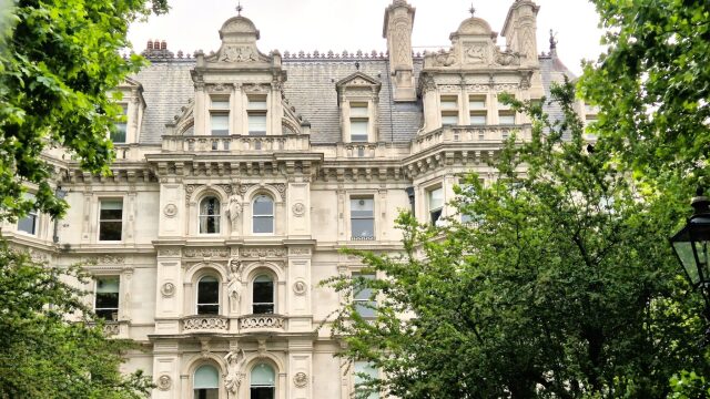 Κάναμε έναν ανοιξιάτικο περίπατο στο Temple, τη μεσαιωνική μυστική καρδιά του Λονδίνου
