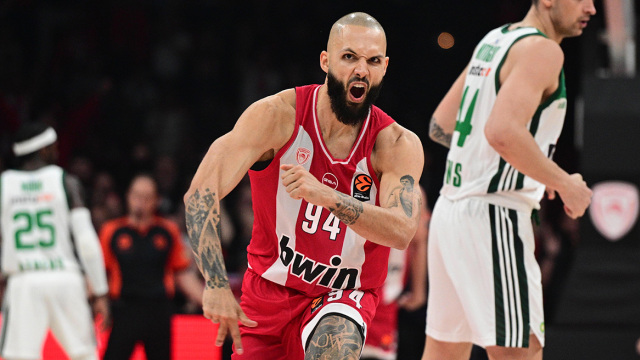 Ολυμπιακός - Παναθηναϊκός 86-80: Το ντέρμπι «αιωνίων» βάφτηκε ερυθρόλευκο, βίντεο 
