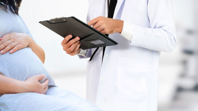 Φρίκη στην Αχαΐα: Πρώην μαιευτήρας έβγαζε γυμνές φωτογραφίες τα εγγόνια του, είχε βίντεο με σεξουαλική κακοποίηση ανηλίκων
