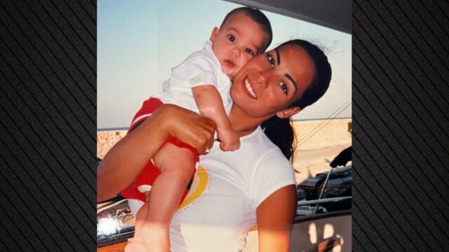 Η Εύη Βατίδου ανέβασε φωτογραφία με τον γιο της από το παρελθόν: Εγώ στα 24 μου μαζί σου, έγραψε 