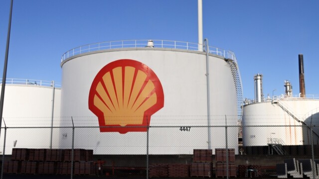 Shell: Επικαλείται «ανωτέρα βία» στα συμβόλαια LNG από το Κατάρ