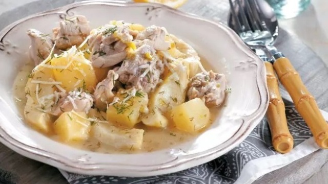 Κοτόπουλο με αγκινάρες αλά πολίτα
