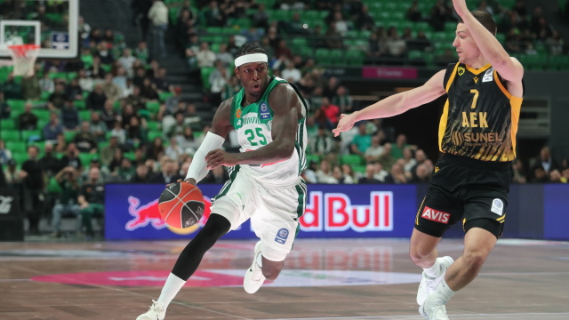 Με σόου του Ναν ο Παναθηναϊκός επέστρεψε από το -17 και επικράτησε 103-78 της ΑΕΚ, βίντεο 