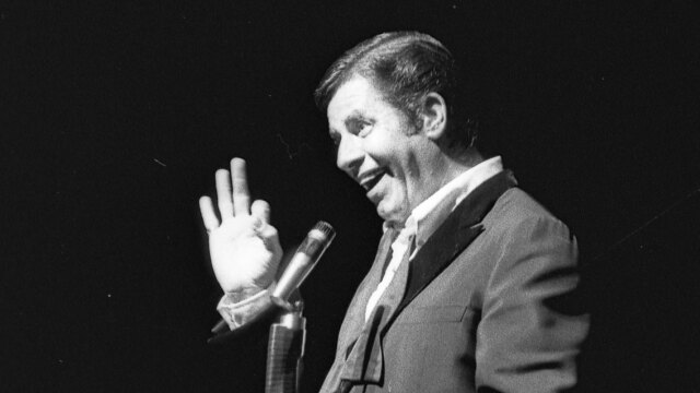 100 χρόνια από τη γέννηση του «Βασιλιά της Κωμωδίας» Τζέρι Λιούις: Το γέλιο, η δόξα και οι σκιές πίσω από τον μύθο