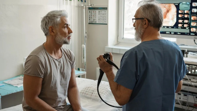 Τεστ κοπράνων ή κολονοσκόπηση; Ποια είναι η καλύτερη στρατηγική πρόληψης του καρκίνου παχέος εντέρου
