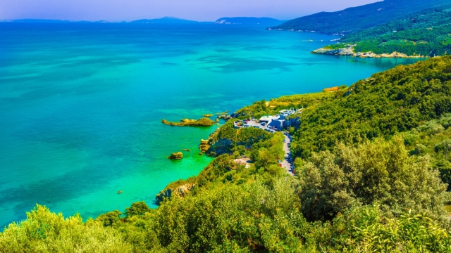 Από τη Μύκονο μέχρι το Πήλιο: Η Ελλάδα μαγνητίζει το γαλλικό κοινό στο Παρίσι