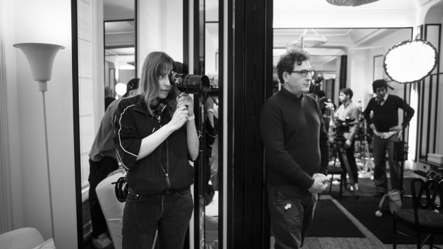 Αλίς Βινοκούρ: «Ήθελα να δούμε την Εβδομάδα Μόδας μέσα από τα μάτια μιας νεαρής κοπέλας από το Σουδάν»