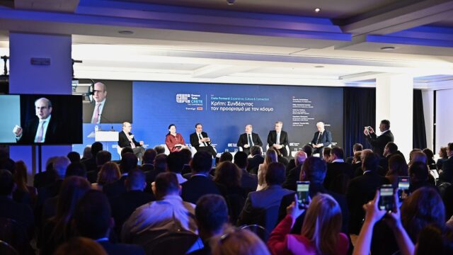 Όσα δεν έδειξαν οι κάμερες στο συνέδριο του Travel.gr στην Κρήτη