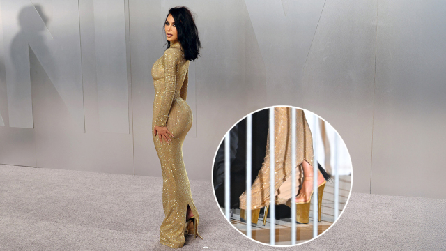 Η Κιμ Καρντάσιαν με 20ποντες πλατφόρμες στο after party των Όσκαρ: «Με το ζόρι περπατάει», έγραψαν στο X
