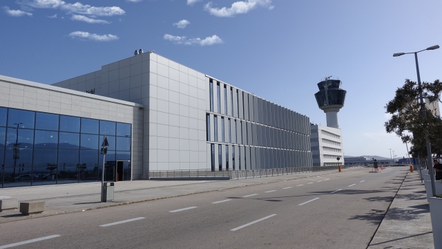 Στα 31 εκατ. οι διεθνείς αεροπορικές αφίξεις στην Ελλάδα το 2025 – Οι κορυφαίες αγορές για Αθήνα και Θεσσαλονίκη