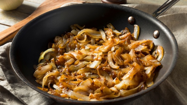 Καραμελοποίηση: Τι είναι και γιατί κάνει το φαγητό πιο νόστιμο