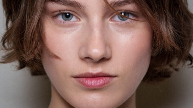 Ενυδάτωση προσώπου: Η σειρά περιποίησης που μας βοήθησε να διαχωρίσουμε τους μύθους από τις αλήθειες
