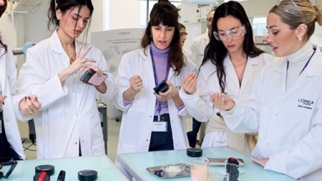 Beauty meets science: Το μέλλον της περιποίησης της επιδερμίδας και των μαλλιών
