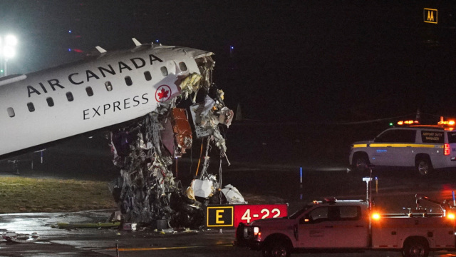 Οι πιλότοι της Air Canada είναι ήρωες, λέει επιβάτης του αεροσκάφους που συγκρούστηκε με πυροσβεστικό στη Νέα Υόρκη