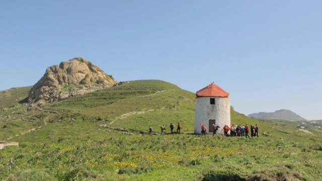 Πεζοπορώντας την Άνοιξη στην Ελλάδα