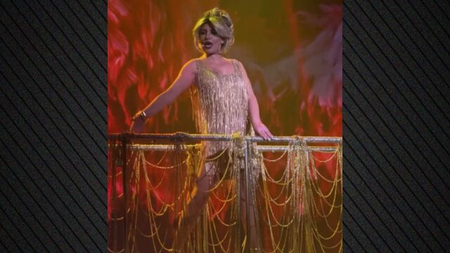 Η εμφάνιση της Έλενας Παπαρίζου στη σκηνή μετά το πρόβλημα υγείας της, δείτε βίντεο