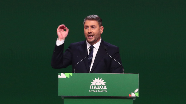 Ανδρουλάκης στο 4ο Συνέδριο του ΠΑΣΟΚ: Εκτός πραγματικότητας όποιος πιστεύει στα σενάρια συνεργασίας με τη ΝΔ