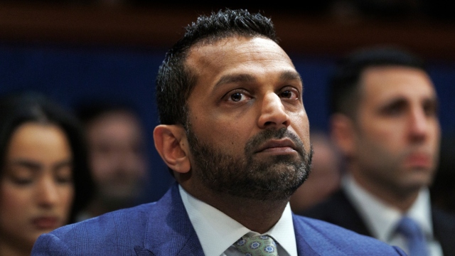 O διευθυντής του FBI ζητά με αγωγή του 250 εκατ. δολάρια από αμερικανικό περιοδικό που τον χαρακτηρίζει αλκοολικό