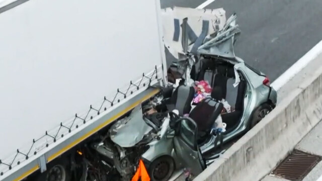 Τραγωδία στην Εγνατία Οδό: Πώς έγινε το τροχαίο με τις διαδοχικές συγκρούσεις και την παράσυρση του υπαλλήλου, δείτε βίντεο 

