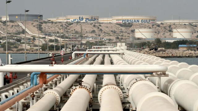 Το Ιράν ψάχνει τρόπους να διαχειριστεί το πετρέλαιο: Ανοίγει παλιές αποθήκες, εξετάζει σιδηροδρομική μεταφορά στην Κίνα