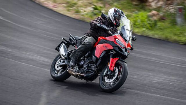 Δοκιμάζουμε τη νέα Ducati Multistrada V2 - Πόσο κοστίζει στην Ελλάδα;