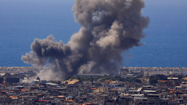 Σφοδρά ισραηλινά πλήγματα στον Λίβανο εν μέσω εκεχειρίας: Βομβαρδισμοί στη Βηρυτό μετά από τρεις εβδομάδες