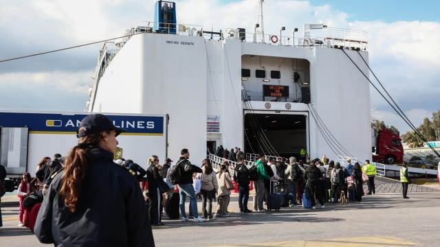 Ο Μάιος ανοίγει με τριήμερο και κλείνει με τριήμερο - Πότε είναι του Αγίου Πνεύματος
