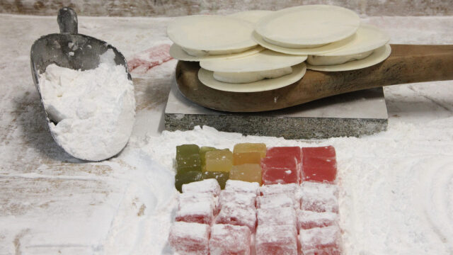 Πώς τα λουκούμια της Σύρου έγιναν ο συνδετικός κρίκος ανάμεσα στο Αιγαίο και την Ανατολή
