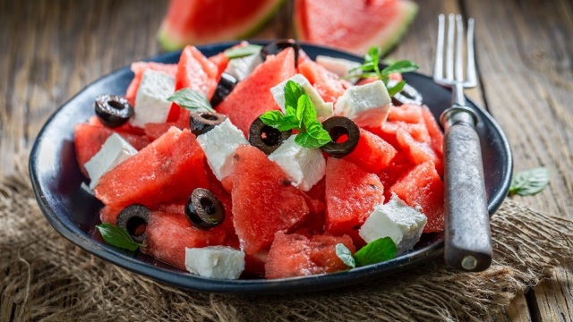 Σάκχαρο μετά το φαγητό: Πώς να αποφύγετε τις απότομες αιχμές γλυκόζης (spikes)