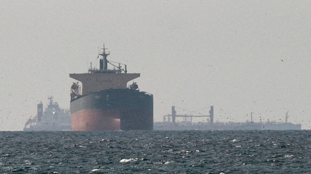 Νέα πρωτοβουλία Τραμπ για το Ορμούζ: Ψάχνει πρόθυμους διεθνείς συμπαίκτες για να αποκαταστήσει την κίνηση στα Στενά