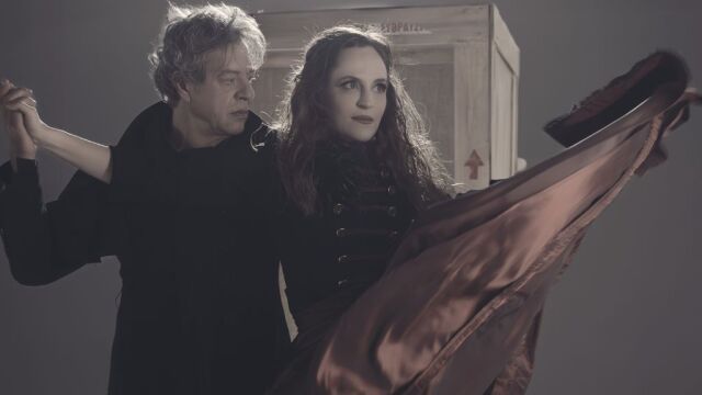 Γιάννης Τσορτέκης -  Έλενα Μαυρίδου: Ζευγάρι και στη σκηνή, στη «Δεσποινίδα Τζούλια»