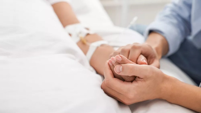 «Η 19χρονη Μυρτώ δεν σκοτώθηκε από την εμφάνισή της – Τη σκότωσε η χρήση κοκαΐνης και η έλλειψη ενημέρωσης»: Δείτε την ανάρτηση του Γιώργου Καλαμίτση