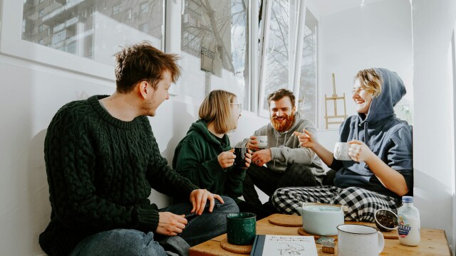 Κοινωνικός πλούτος: Το χαρακτηριστικό που βοηθά πλέον την καριέρα και την κοινωνική μας ζωή