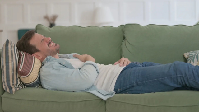 Ξυπνάτε συχνά στη διάρκεια της νύχτας; Τα μοτίβα ύπνου που μαρτυρούν υψηλό κίνδυνο για την καρδιά