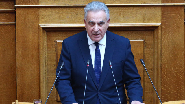 O Αθανάσιος Καββαδάς στη θέση του Μακάριου Λαζαρίδη ως υφυπουργός Αγροτικής Ανάπτυξης
