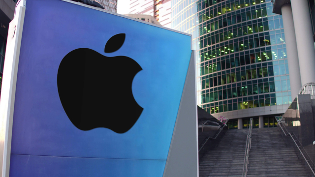 Μήνυση από την Apple κατά της OpenAI για κλοπή εμπορικών μυστικών