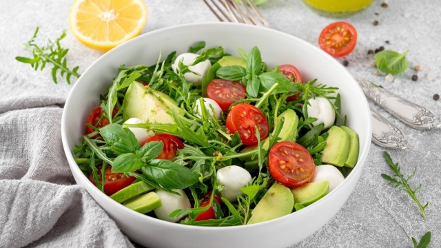 Ανοιξιάτικες αλλεργίες: Πώς η διατροφή βοηθά στη μείωση των συμπτωμάτων
