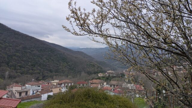 Άγιος Γεώργιος Τυμφρηστού: Το χωριό της Φθιώτιδας με τα πιο φημισμένα λουκάνικα της Ελλάδας