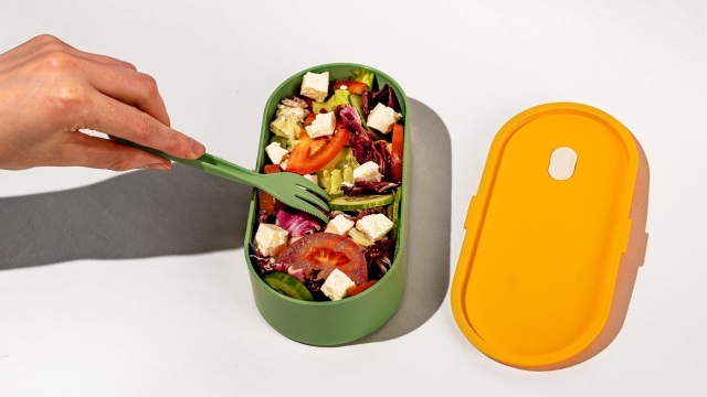 Πώς να μην μαραίνονται οι σαλάτες στην εκδρομή - Το λάθος που όλοι κάνουμε