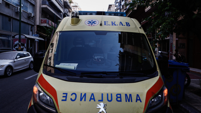 Σοβαρός τραυματισμός 45χρονης στη Θεσσαλονίκη: Λύθηκε το χειρόφρενο του αυτοκινήτου της και την παρέσυρε