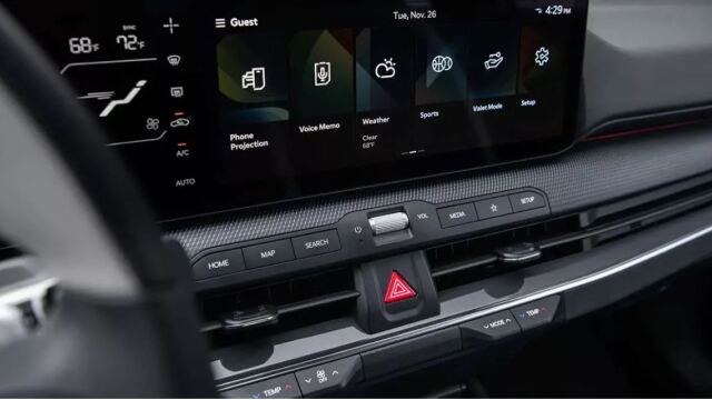 Γιατί οι αυτοκινητοβιομηχανίες επιστρέφουν στους φυσικούς διακόπτες;