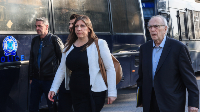 Δίκη για Τέμπη: Οι εντάσεις για τη δήλωση του Ελληνικού Δημοσίου και το νέο «λίφτινγκ» στην αίθουσα για επιπλέον 100 θέσεις