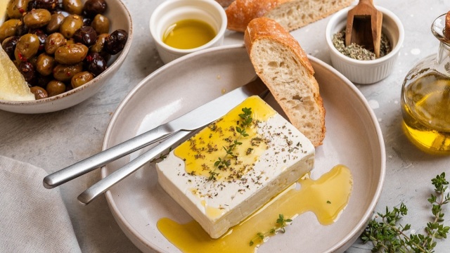 7 μύθοι για το ελαιόλαδο που πολλοί πιστεύουν ακόμα – Τι ισχύει τελικά