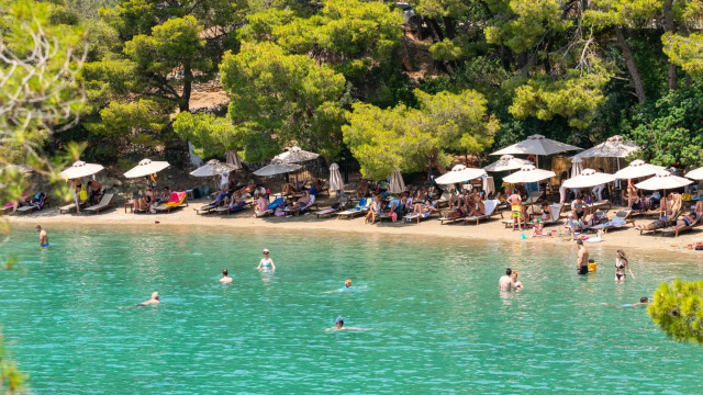 10 ειδυλλιακές παραλίες του Πόρου